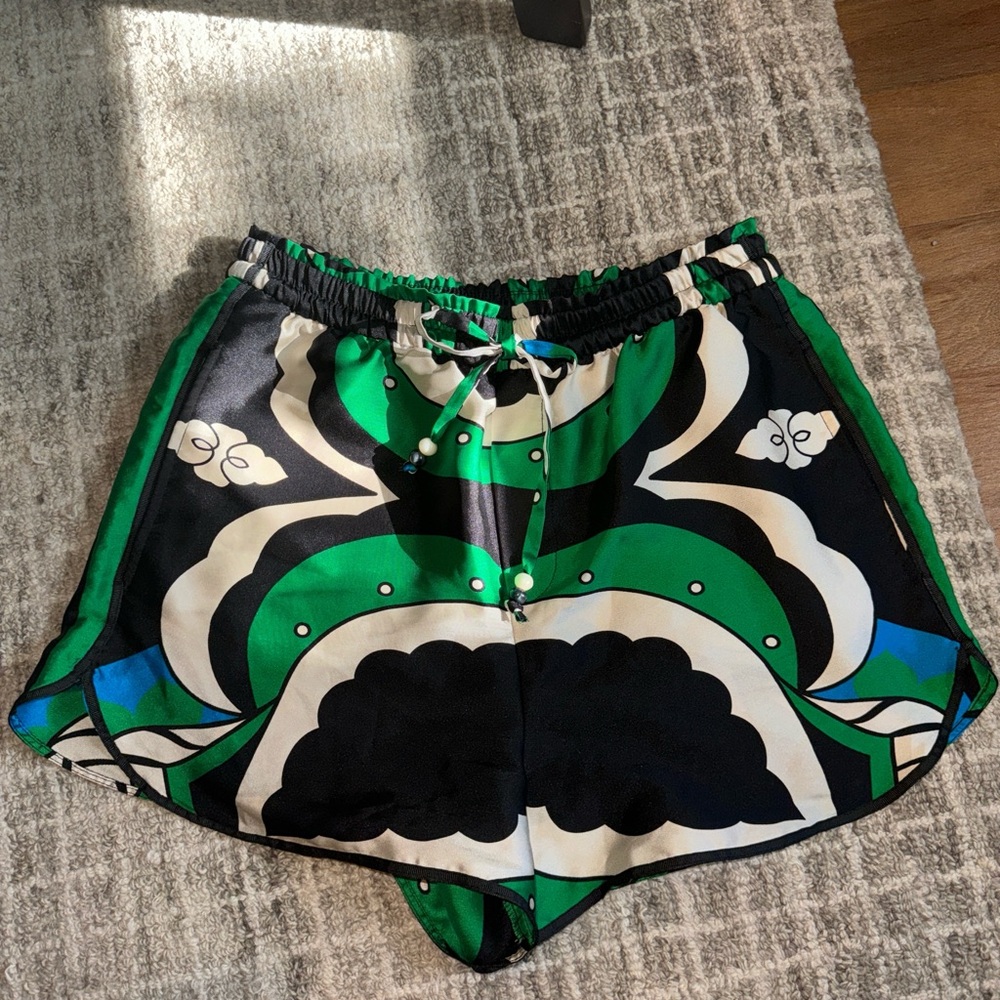 Zara Green and Black Patterned Women Shorts